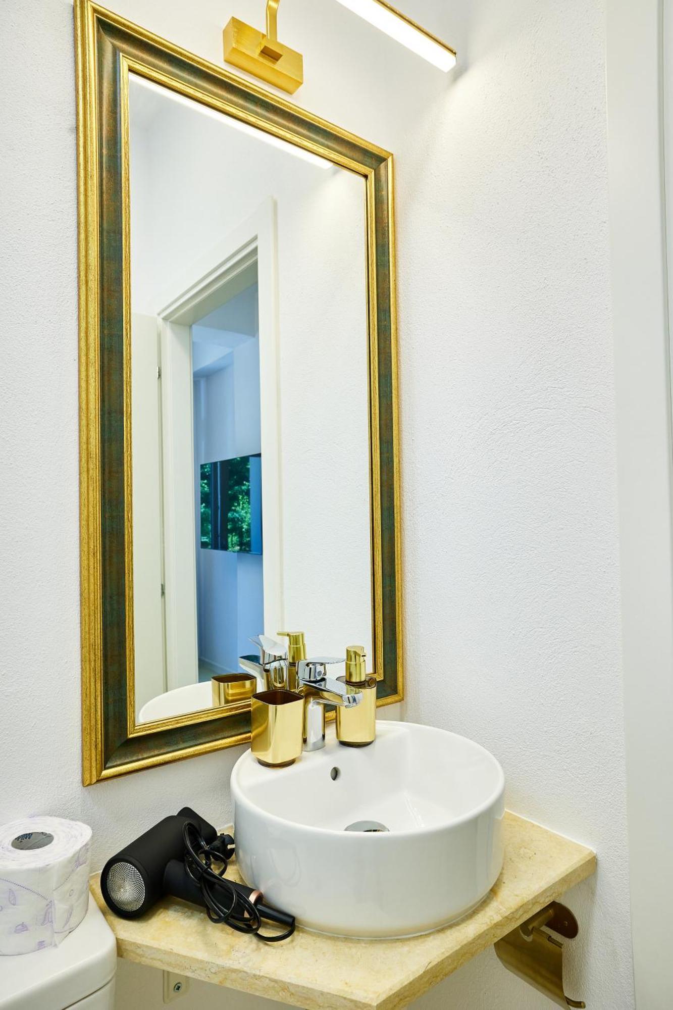 فندق Carol Park View بوخارست المظهر الخارجي الصورة